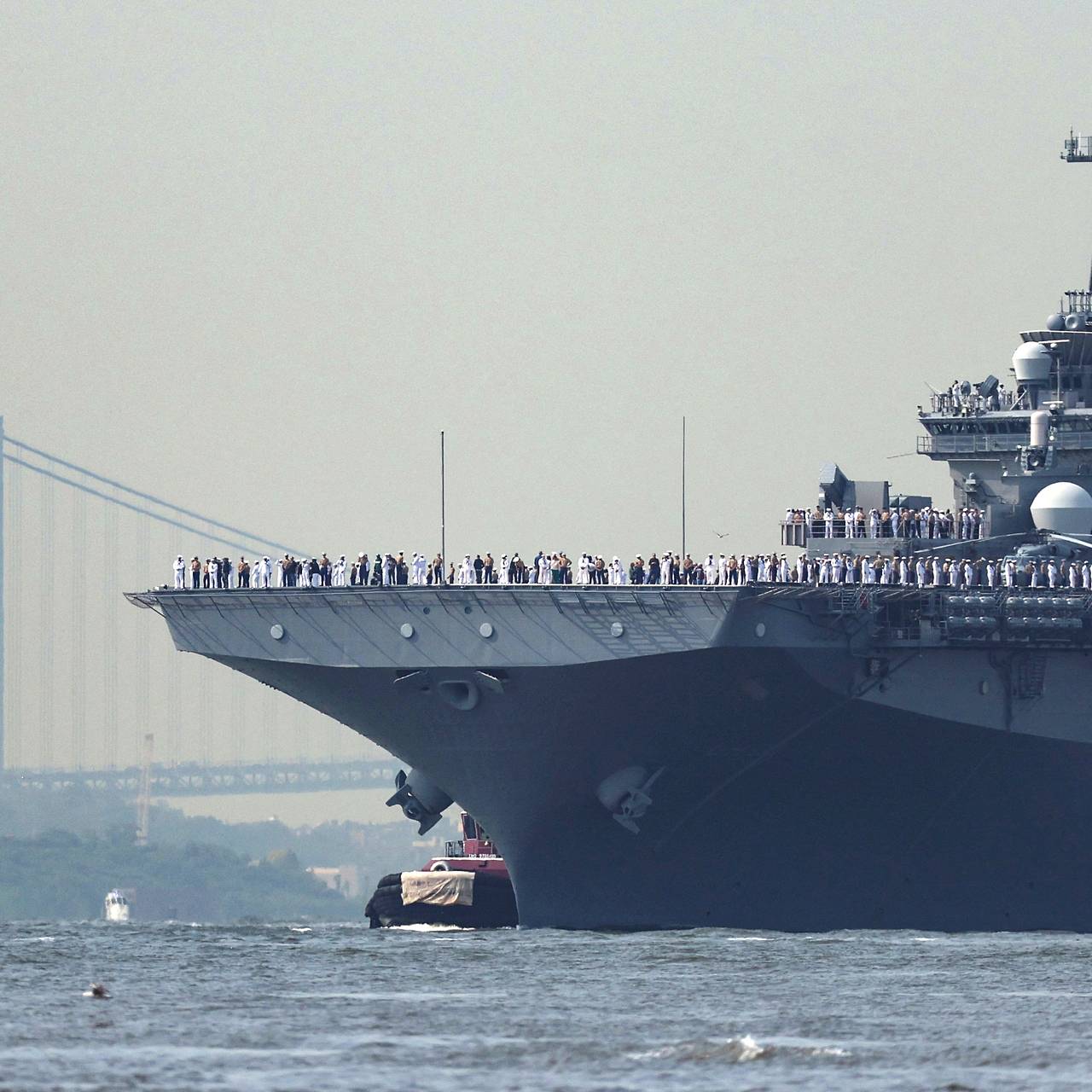 Корабли запада. Военный корабль. Итальянский флот. Фото военных кораблей. Большой десантный корабль.