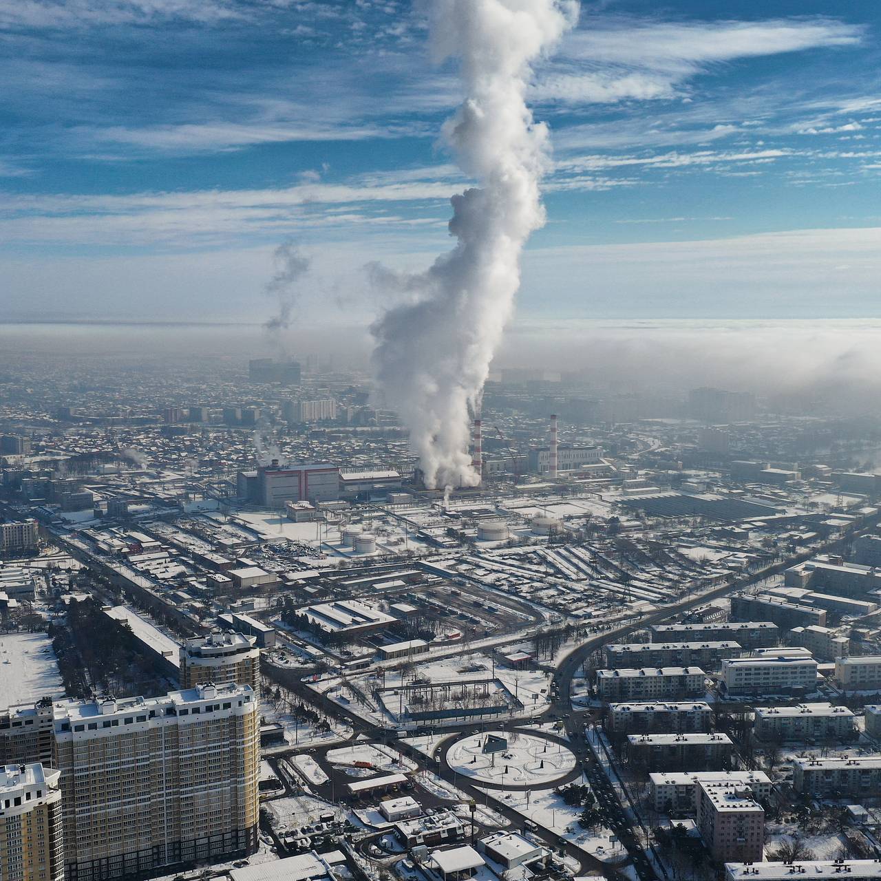 Большие города громко. Звук взрыва.